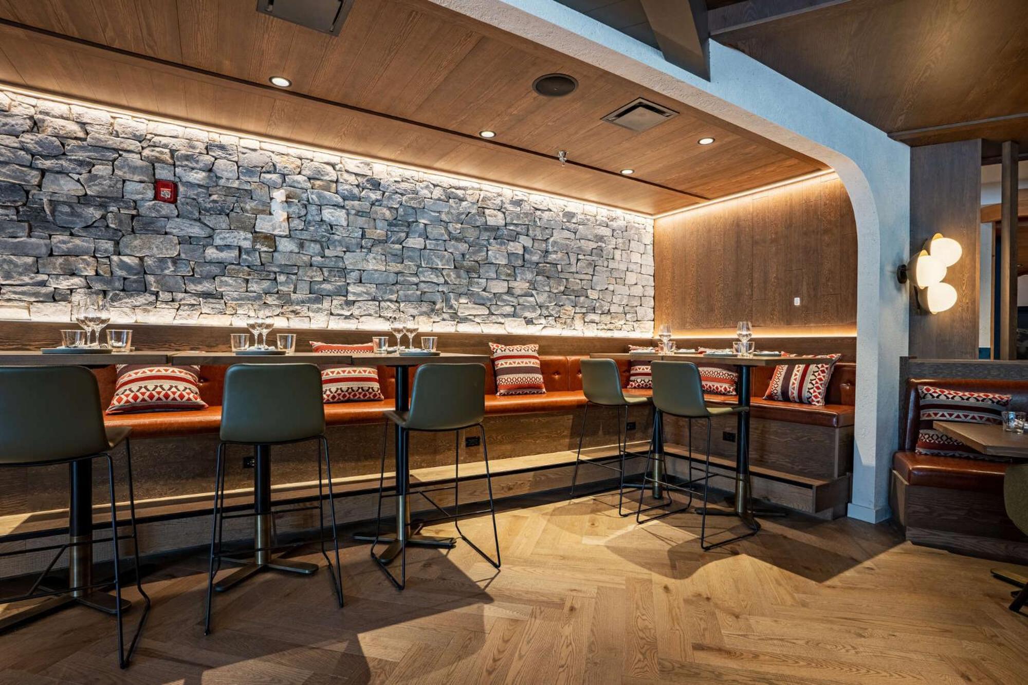 Mtn House By Basecamp Hotel Canmore Exterior photo