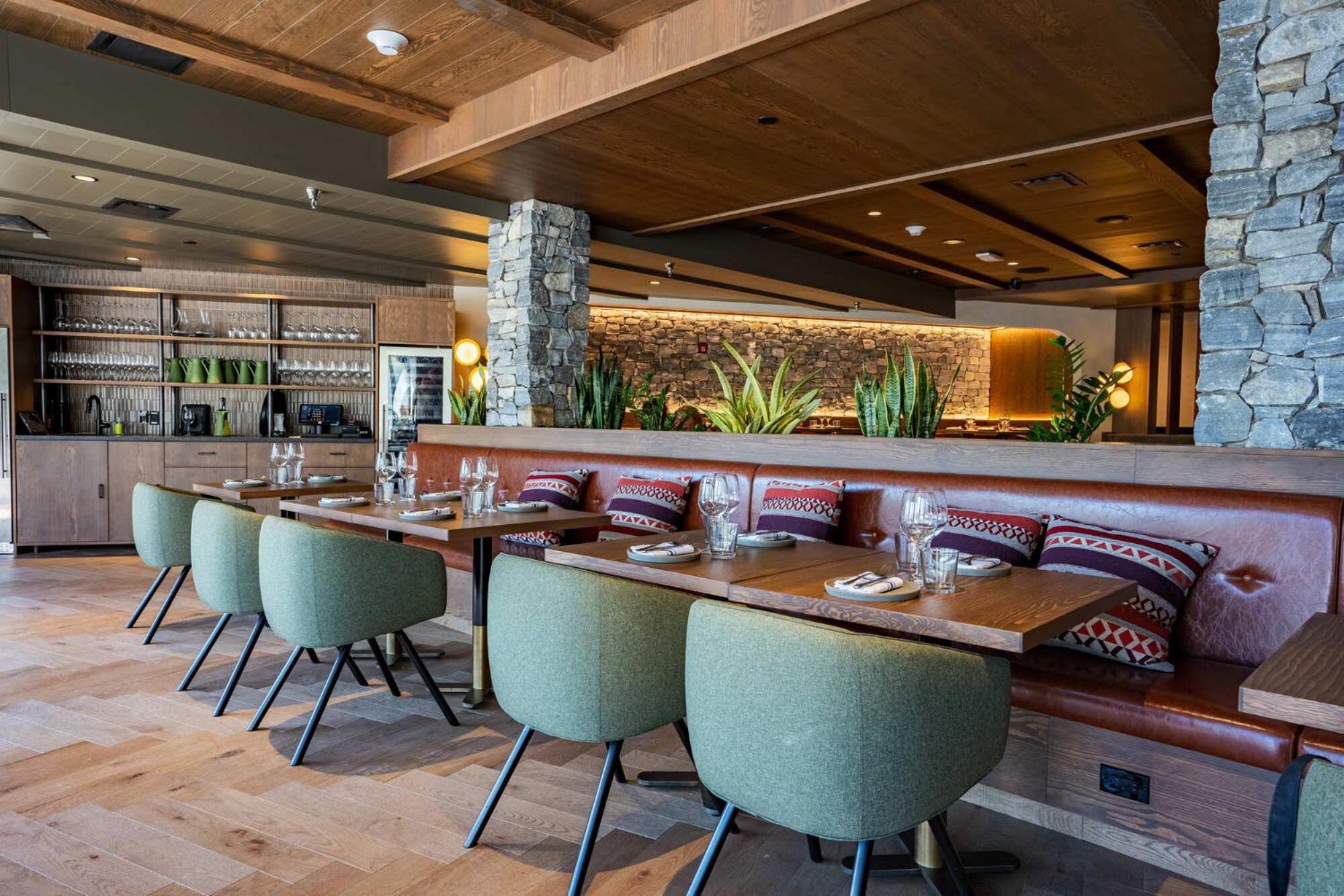 Mtn House By Basecamp Hotel Canmore Exterior photo