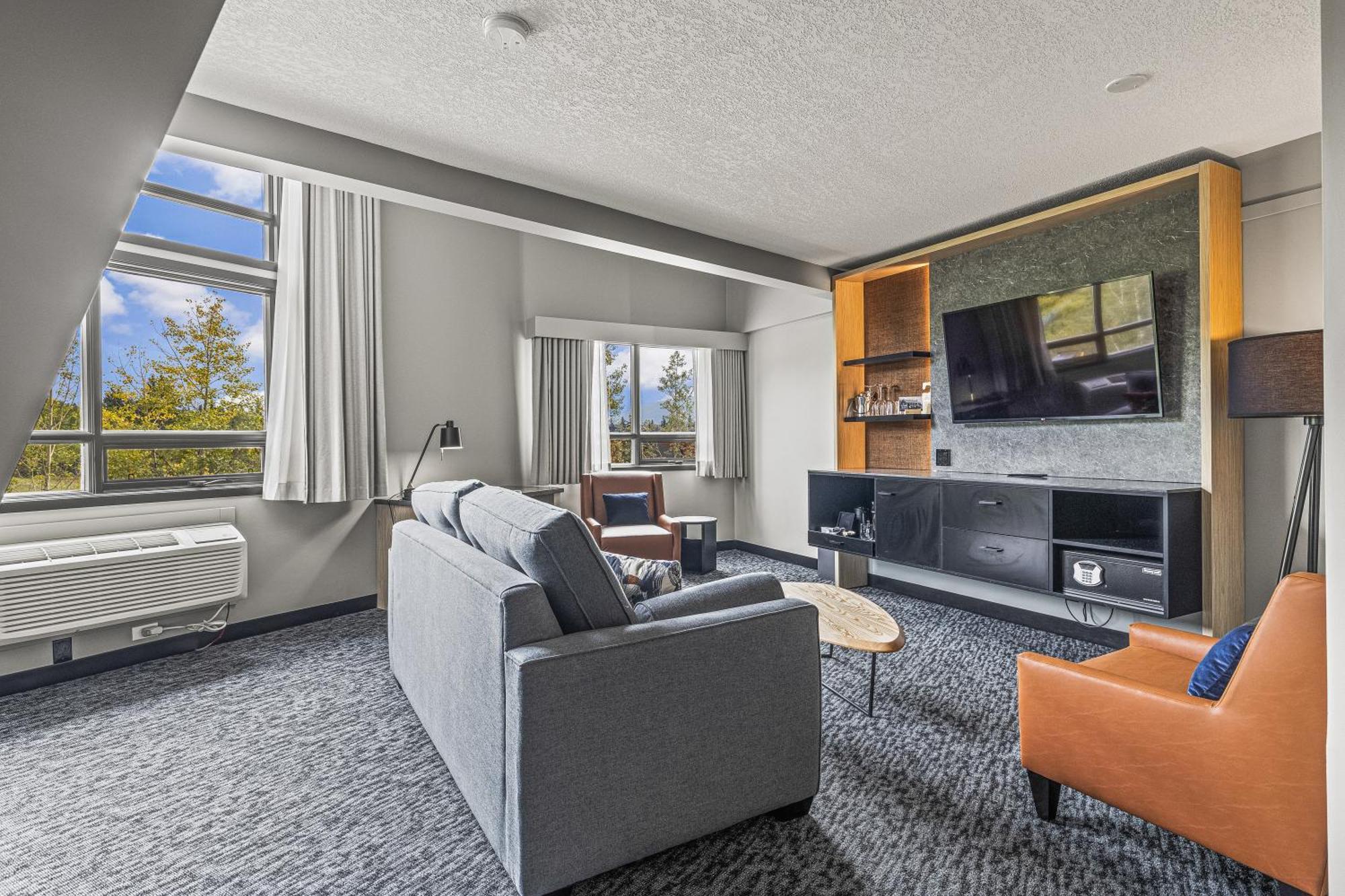 Mtn House By Basecamp Hotel Canmore Exterior photo